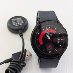 Samsung Galaxy Smart Watch 5 Pro (LTE Cellular, 45mm), Excellent Condition, Wireless Charger