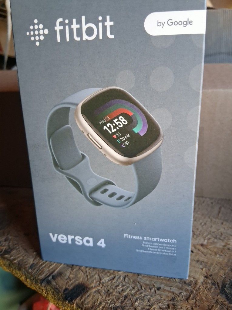 FitBit Versa 4 Smartwatch