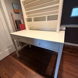 Desk With Hutch