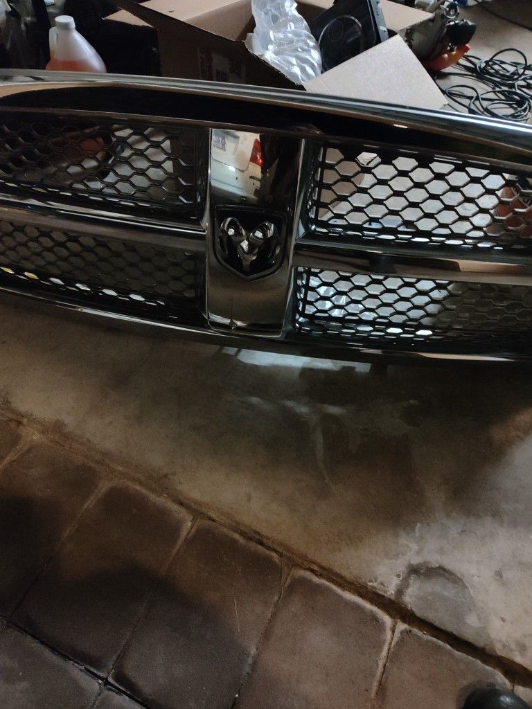 Dodge Ram 1500 Grill 10-19 