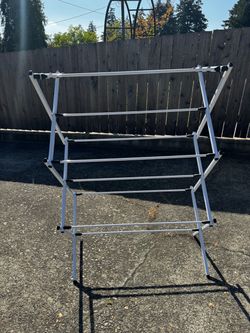 Clothes drying rack