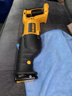 Cargador Y Batería Dewalt Nuevos for Sale in Santa Ana, CA - OfferUp