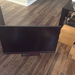 32" Lenovo 4k Monitor Built in USB Hub