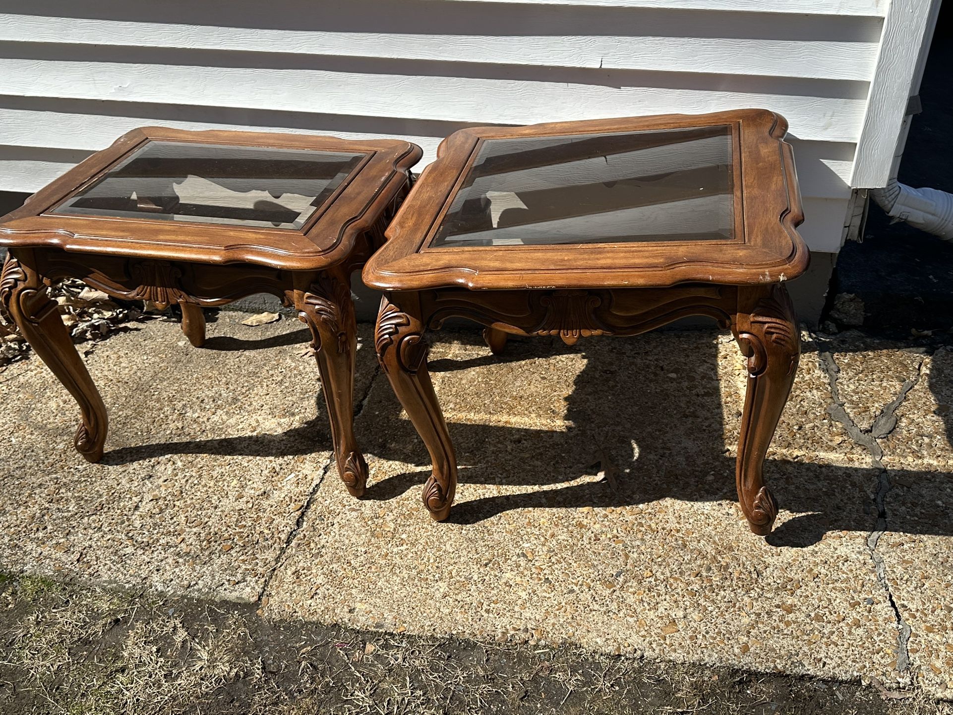 2 Vintage End Tables