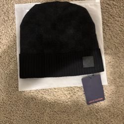 L V Beanie