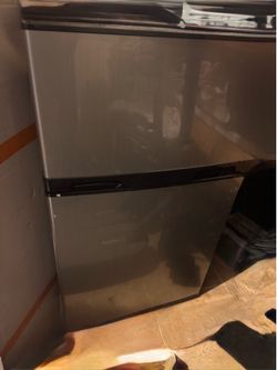Mini fridge