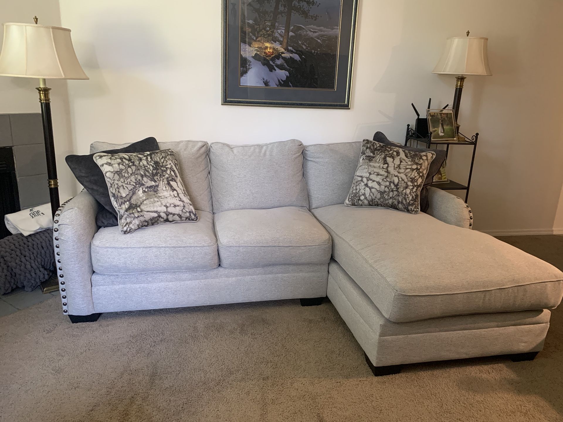 Sectional Sofa W/ Chaise