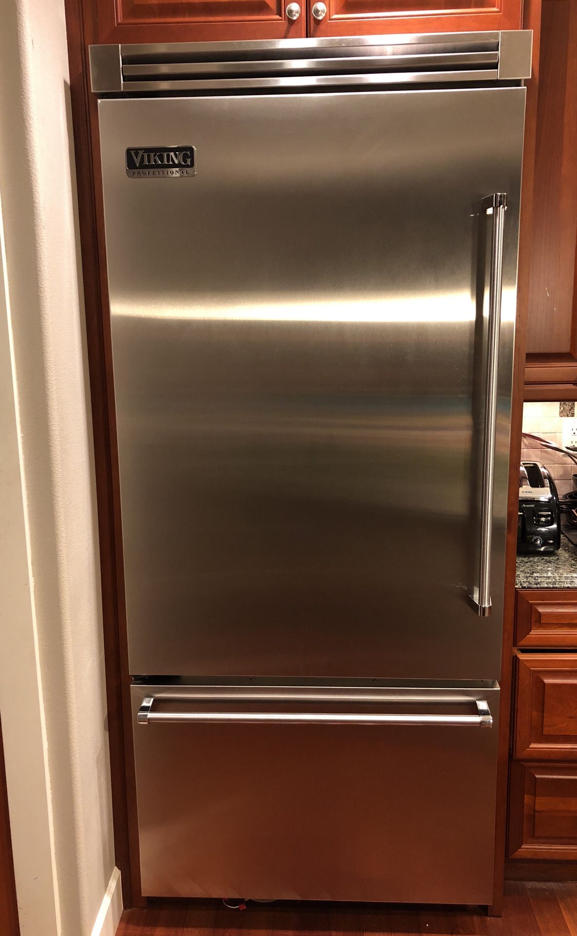 Viking VCBB363LSS Refrigerator/Freezer Bottom
