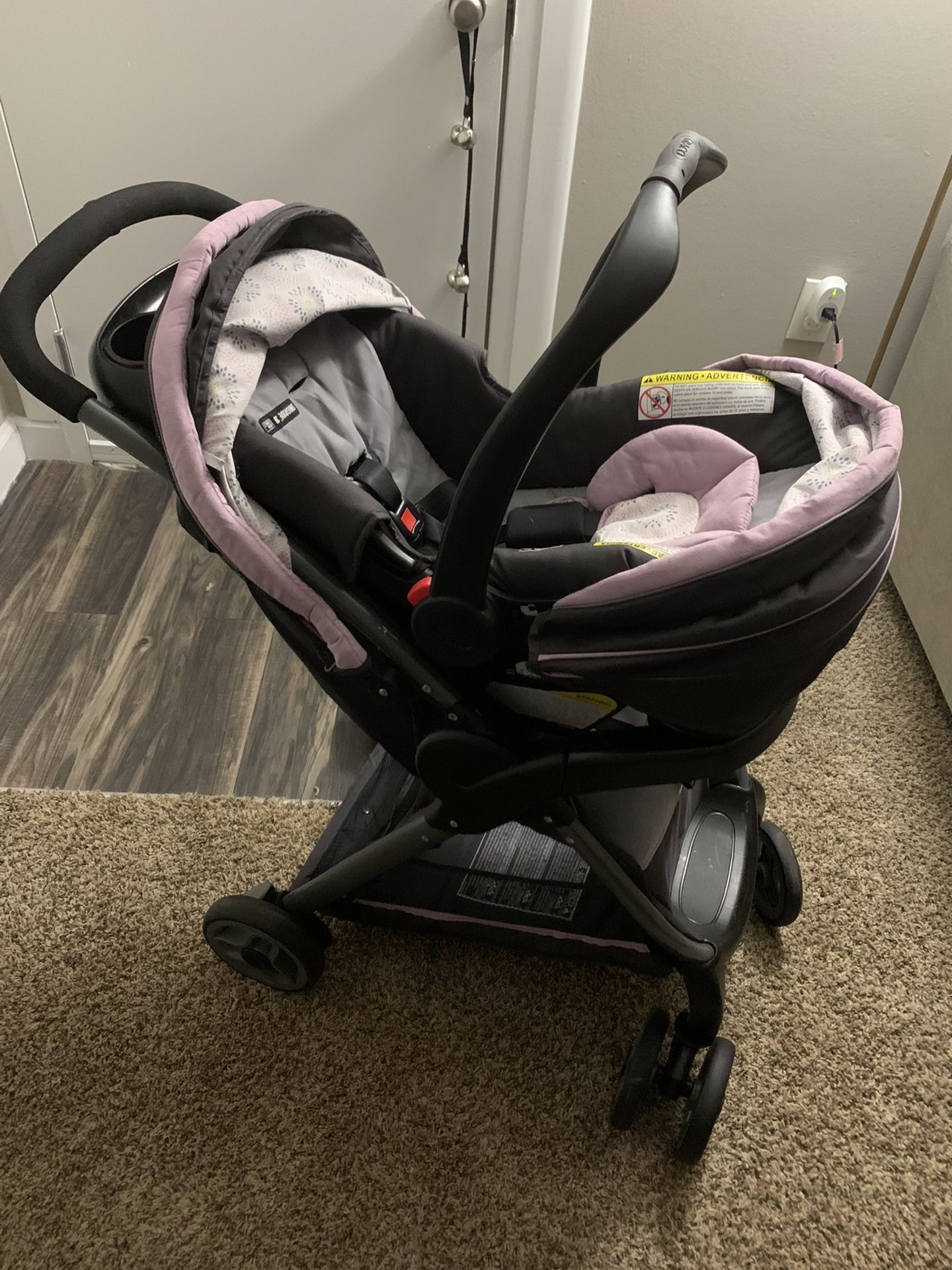 Graco carseat, base and stroller set.