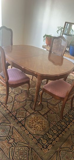 Thomasville table and chairs