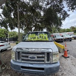 2011 Ford E450 truck cab and chassis