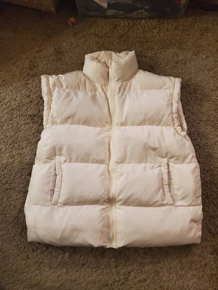 *NWT* Davi & Dani White Puffer Vest (Size XL)