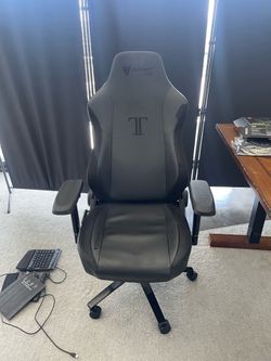 Secret lab gaming chair