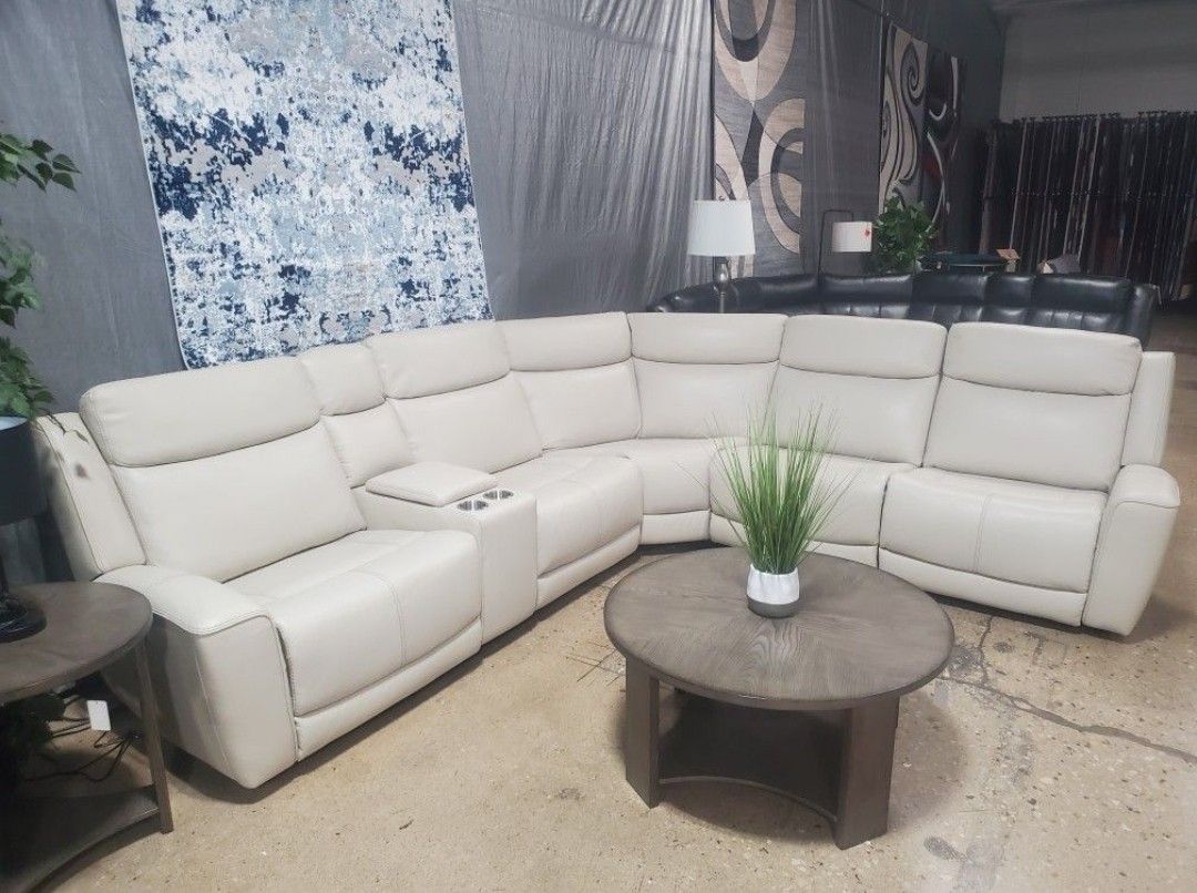 6 Pc Leather Modular Power Sectional (New )