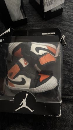 Nikes 3c