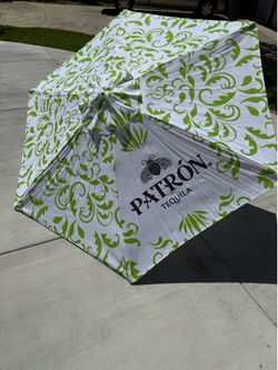 Patron Patio Umbrella White-Lime Green.. NEW!