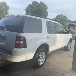 2010 Ford Explorer