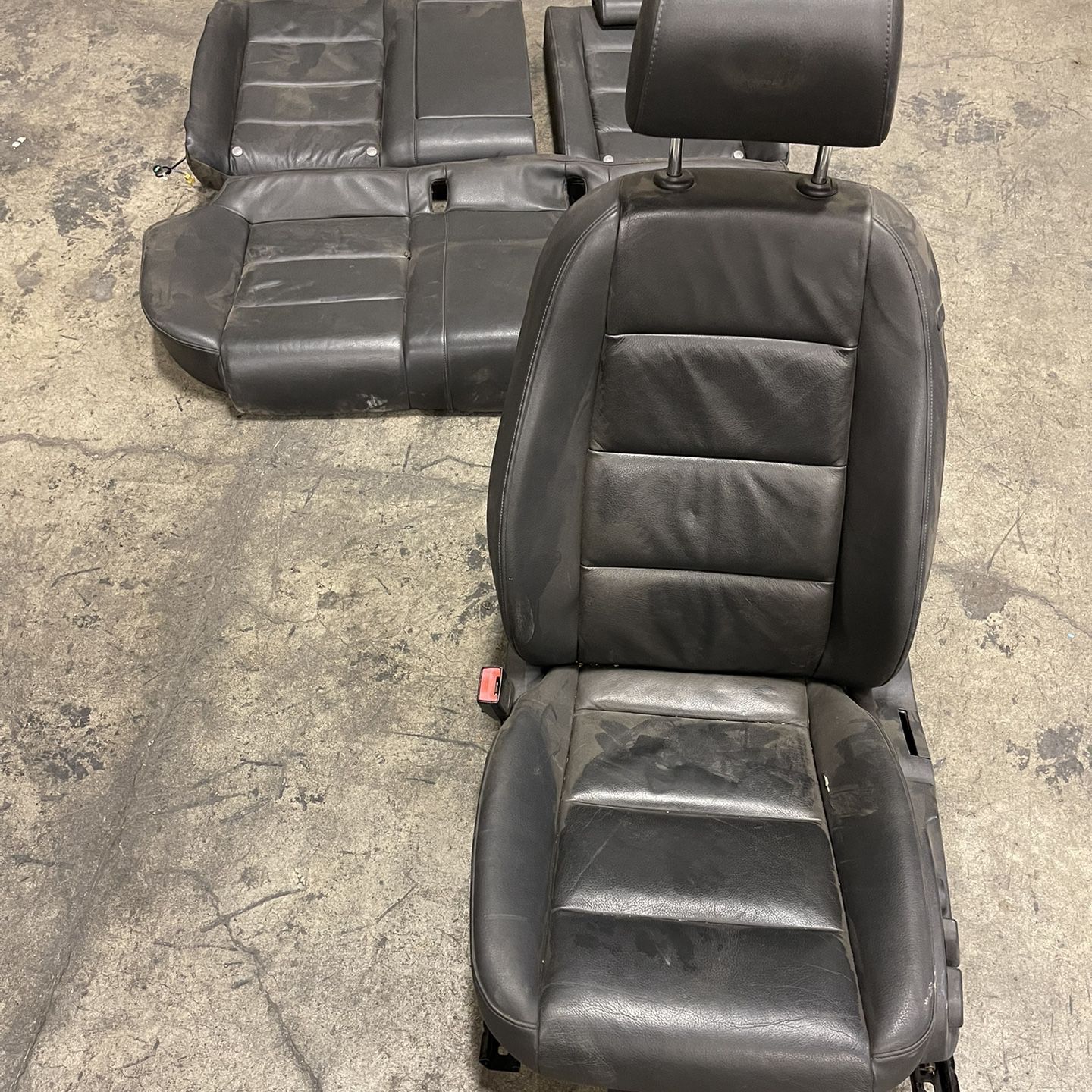 2008 Audi A4 Driver And Rear Seats
