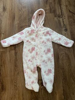 6-9 Month Girl Items.