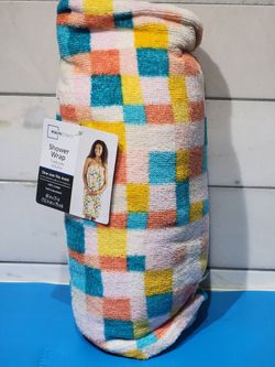 Shower Towel Wraps $8 each (Six Available)

Perfect dor college dorming