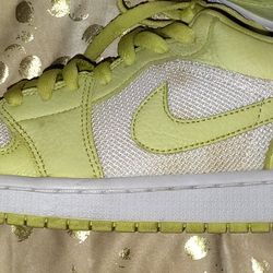 Jordan 1 Low Limelight W