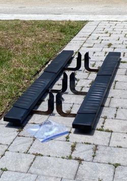 Nissan Titan Running Boards / Estribos