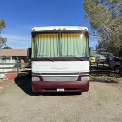 2004 Monaco Monarch RV