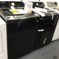 New Scratch And Dent Samsung Washer And Dryer Set. 1 Year Warranty 