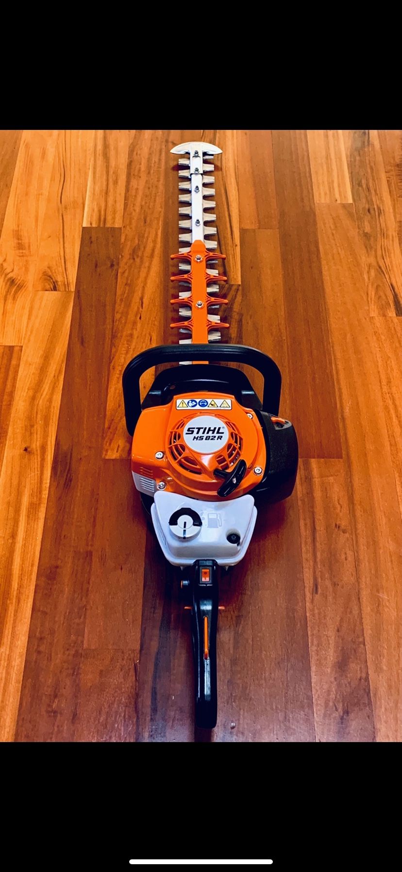 STIHL - HS82 R | Commercial-Grade — Hedge Trimmer | 24” Double-Sided Reciprocating  Blades  |  2020 Model | Excellent Condition!