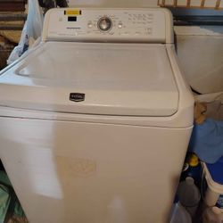 Maytag Bravos Quiet Series 300 Washer And Gas Dryer Set