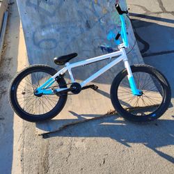 Sunday Blueprint 20 Inch 