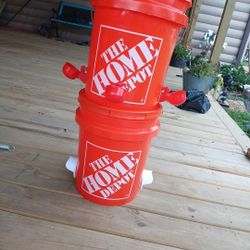 Poultry feeder and waterer sets.