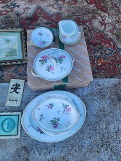 Noritake China Dishes 16 Pieces Lot