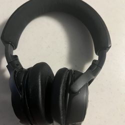 Bose Over The Ears Headphones -original Price 245$ 