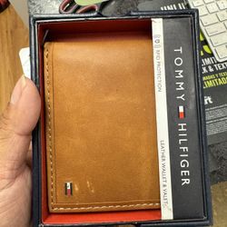 Tommy Hilfiger Brown Wallet 