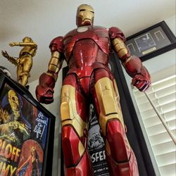 Sideshow Collectibles IRON MAN Legendary Scale Maquette Statue Hot Toys 