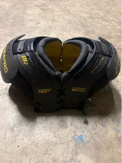 Shoulder pads