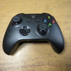 Black Xbox One S controller 