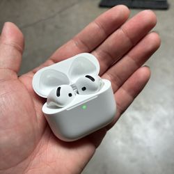 AirPods 4