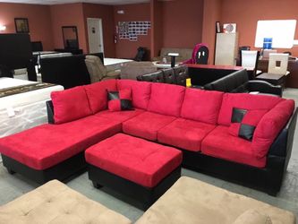 BRAND NEW SECTIONAL SOFA WITH OTTOMAN