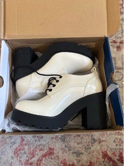 NEW Arizona Jean Co. Platform Heels