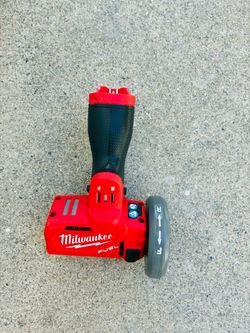 Milwaukee 12V Fuel Cordless 3 in. Cut Off Saw (TOOL ONLY/SOLO LA HERRAMIENTA)