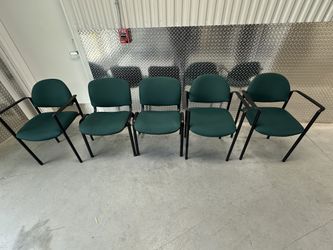 5 Stackable Office Chairs 3 With Armed 2 Without 