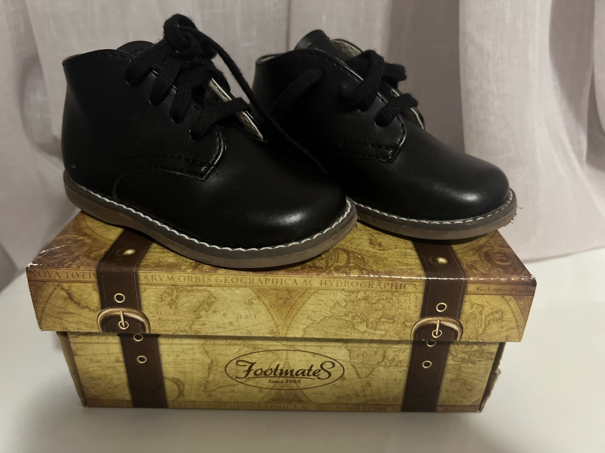 FootMates Size 4.5c -black