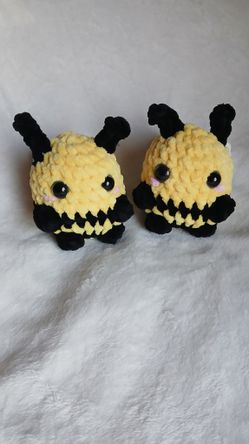 Sitting Bee Amigurumi Plush