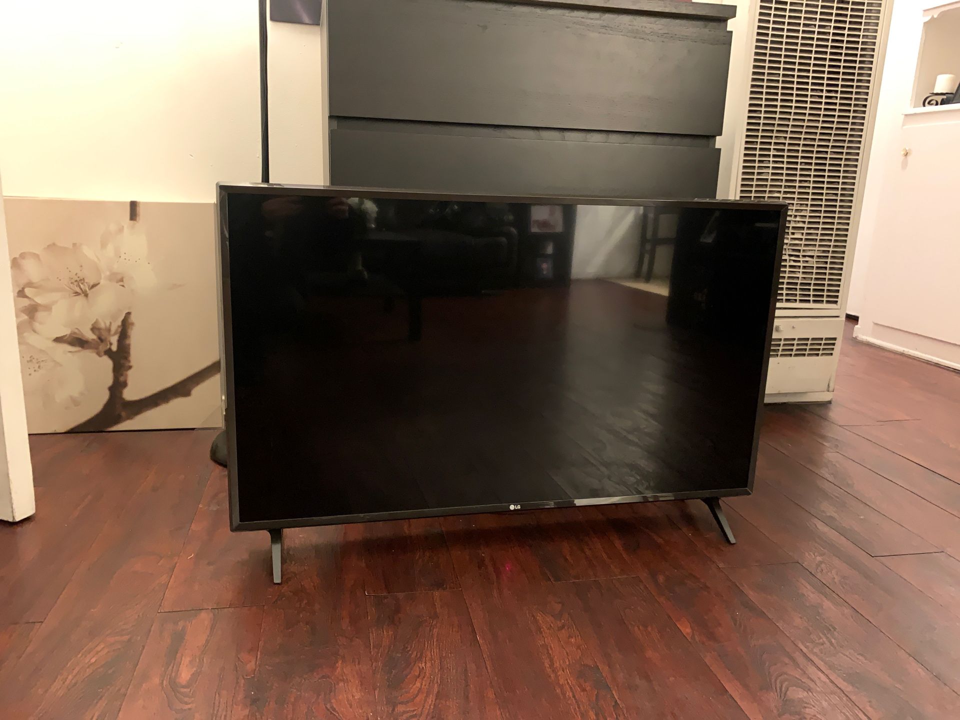 For sale LG 43” tv