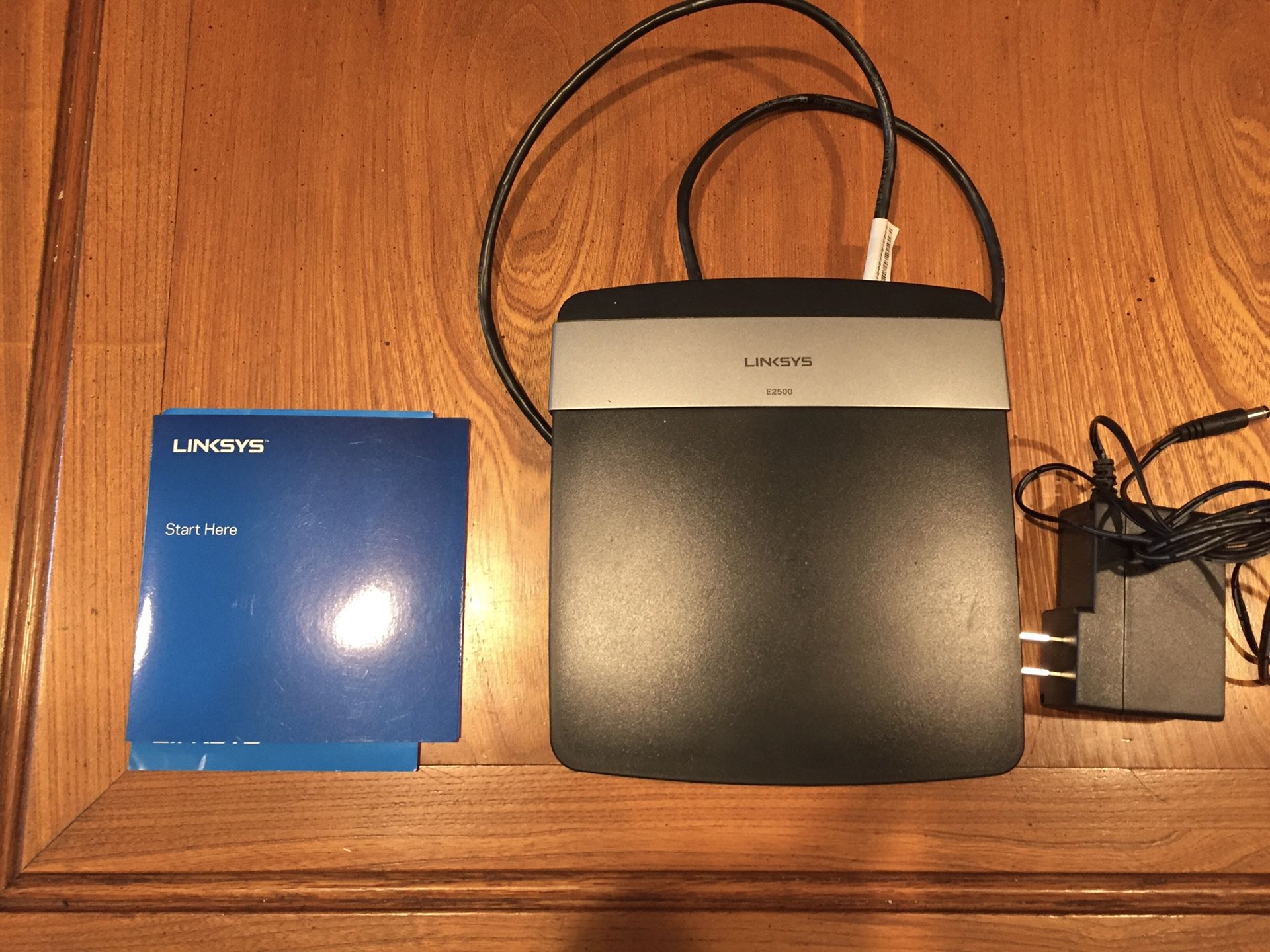 Linksys E2500 WiFi Router