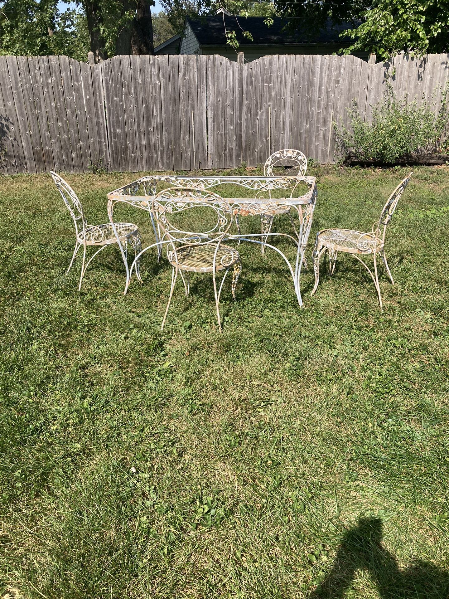 Vintage 5 Pc Wrought Iron Patio Set 