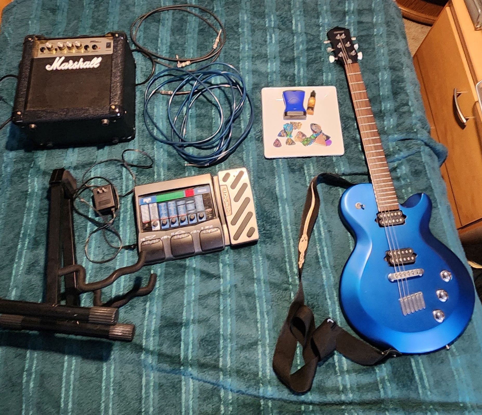 Yamaha AES-820 Electric Guitar setup