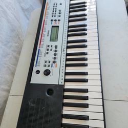 Yamaha YPT-260 61-key portable keyboard. 